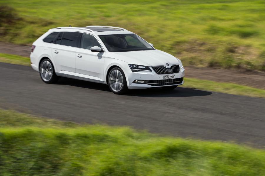  Skoda Superb Wagon 4x4 2016 года  (фото 9 из 13)